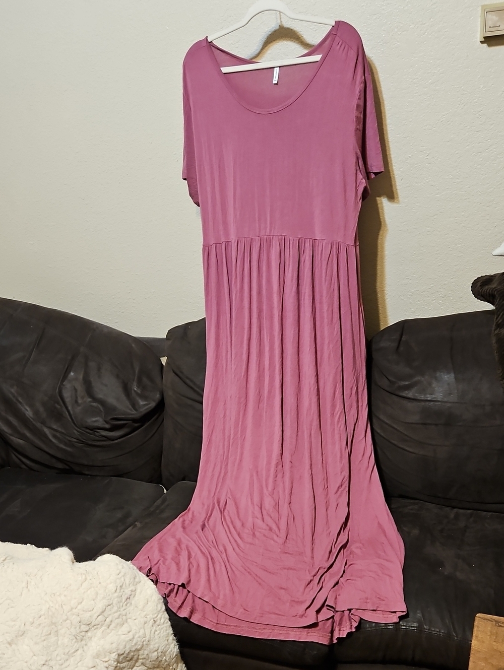Relaxed Scoop-Neck Maxi Dress in Mauve